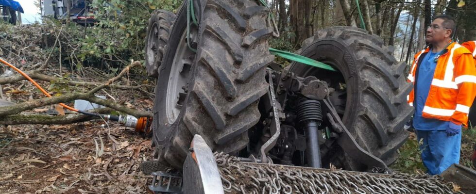 Un homme decede apres le renversement du tracteur quil conduisait