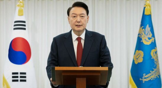 Un tribunal emet un mandat darret contre lancien president Yoon