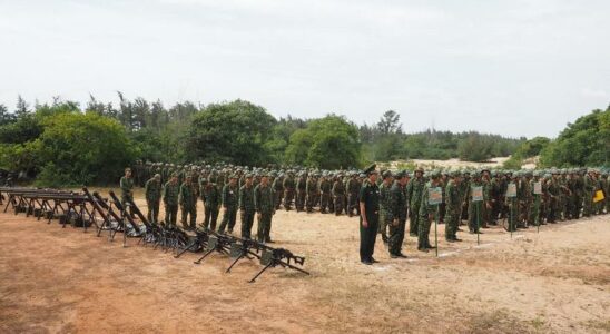 Une explosion lors dun exercice de combat fait douze morts