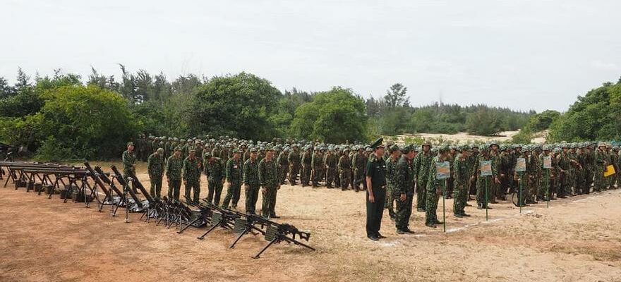 Une explosion lors dun exercice de combat fait douze morts