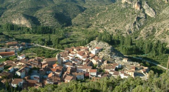 VILLES DARAGON La petite ville de Teruel avec le