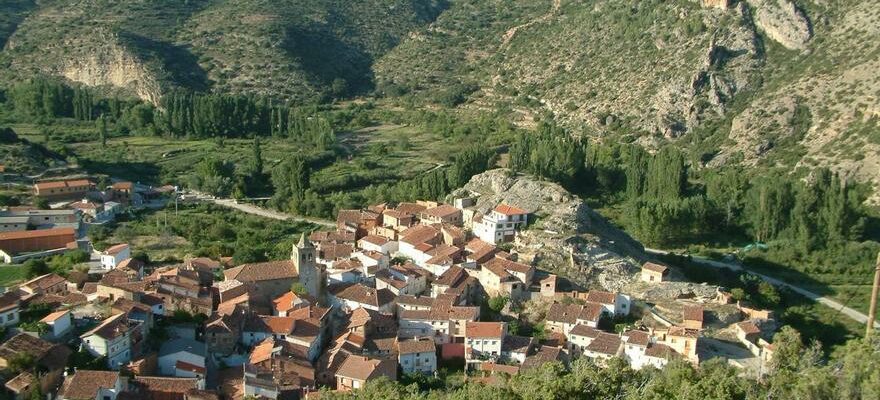 VILLES DARAGON La petite ville de Teruel avec le