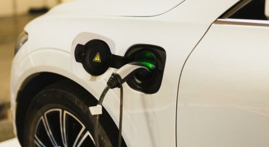 Voiture electrique Aragon est a la tete dune fonctionnalite