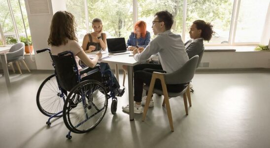 Banco Santander accorde des bourses a 200 etudiants universitaires handicapes