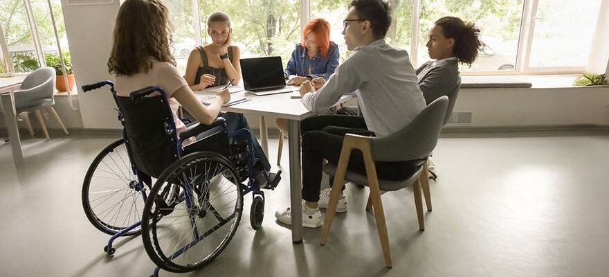 Banco Santander accorde des bourses a 200 etudiants universitaires handicapes