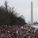 Des milliers de personnes defilent a Washington DC pour protester