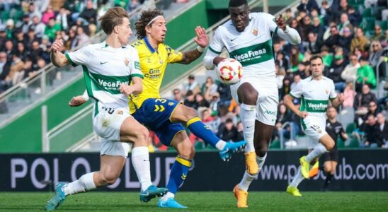 Elche traverse Las Palmas et se faufile en huitiemes de