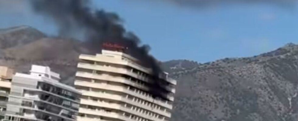 Ils ont eteint un incendie dans un hotel du Paseo