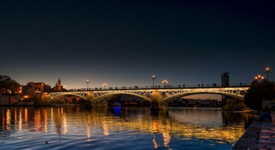 Ils sauvent un homme tombe dans le fleuve Guadalquivir a