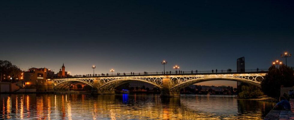 Ils sauvent un homme tombe dans le fleuve Guadalquivir a