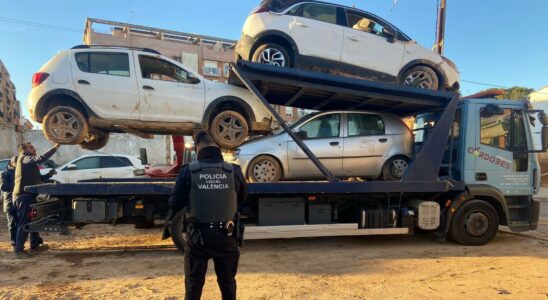 La Police Locale de Valence accelere lenlevement des vehicules touches