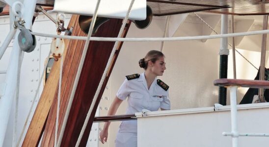 La princesse Leonor accoste a Tenerife a bord du Juan