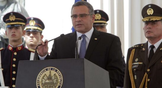 Lancien president salvadorien Mauricio Funes est decede et demande lasile