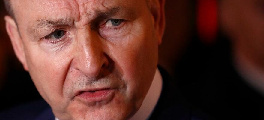 Le Parlement irlandais suspend linvestiture du nouveau Premier ministre apres