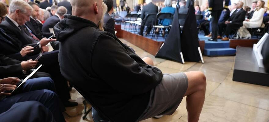 Le senateur democrate John Fetterman defie le froid et le