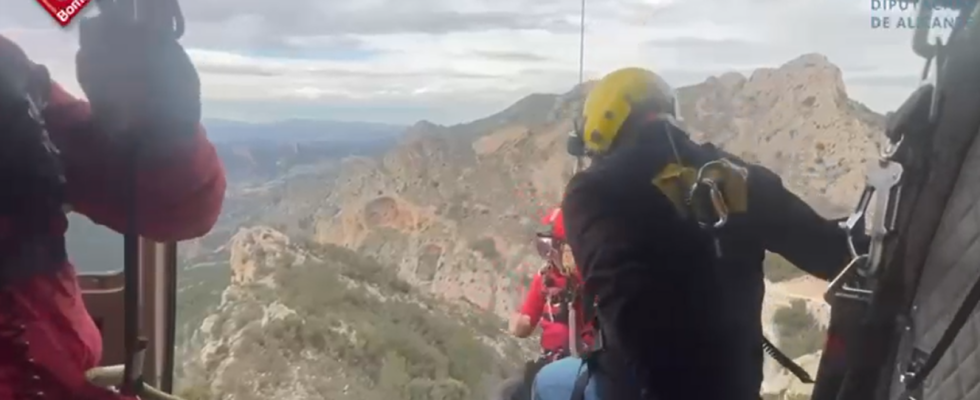 Les pompiers sauvent deux femmes piegees dans le Maigmo avec