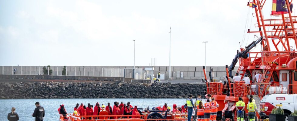 Quatre bateaux arrivent aux iles Canaries avec a leur bord