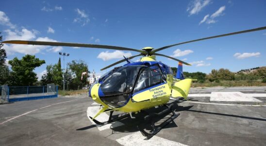 Sauvetage complique de deux personnes lorsque leur voiture est tombee