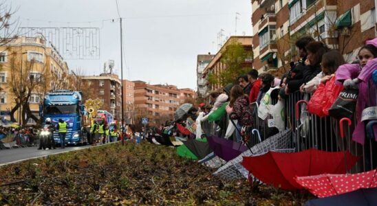 TROIS CHOSES RIDE BADAJOZ RAIN Les Rois Mages les plus