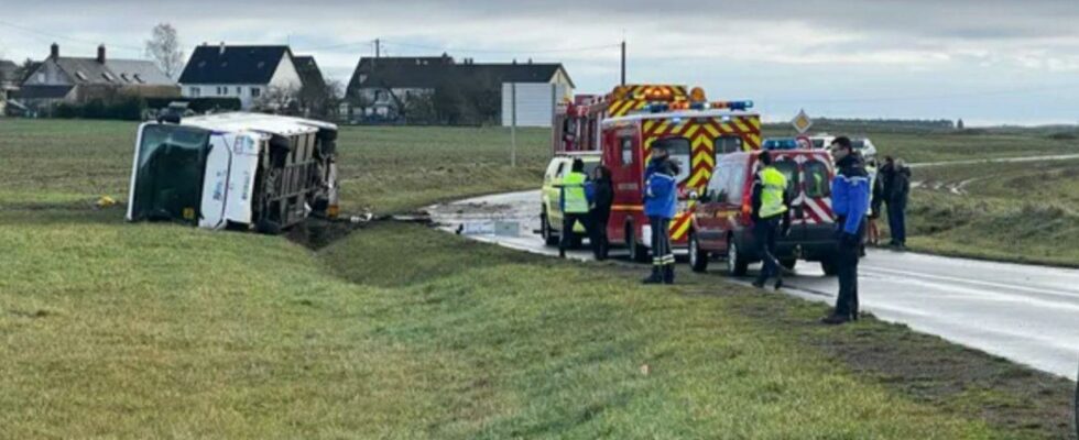 Un etudiant mort et 40 blesses dans laccident dun entraineur