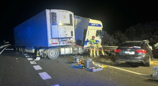 Une femme meurt apres une collision entre une voiture et