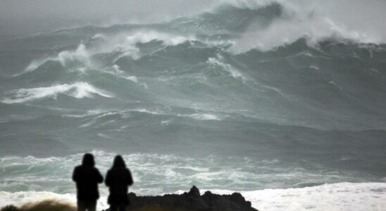 vents de 150 kmh vagues de 12 metres pluie intense