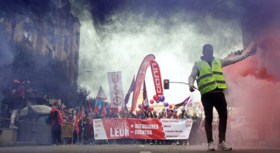 13 000 Leonais demandent plus de solutions et moins dhistoires