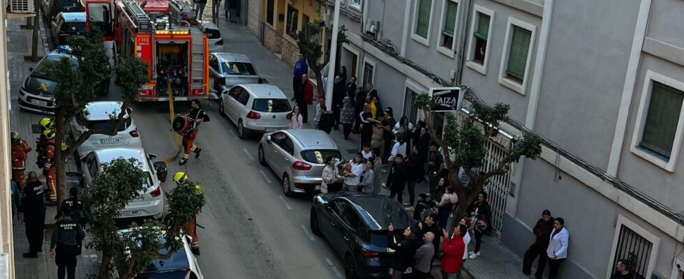 A assiste a 15 personnes pour inhalation de fumee dans