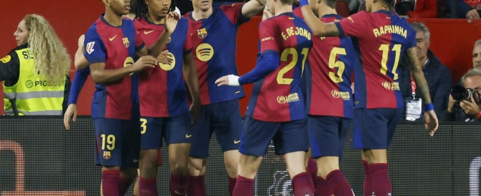 Barca fait les devoirs remporte Seville dans une exposition de