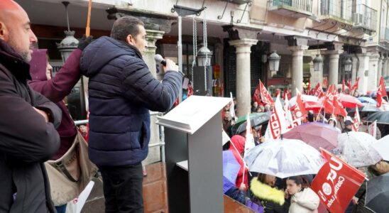 CCOO et UGT se manifestent contre PP et VOX apres