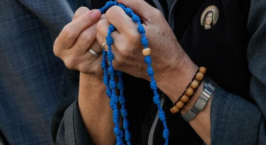 Dans une messe exterieure leglise argentine demande la priere de