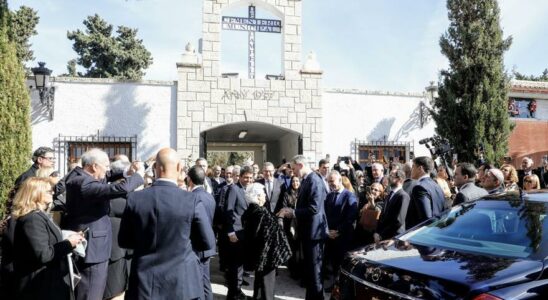 Felipe VI preside les actes commemoratifs pour lenterrement de lecrivain