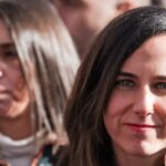 Il apparait a nouveau au secretaire general de Podemos avec