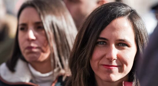 Il apparait a nouveau au secretaire general de Podemos avec