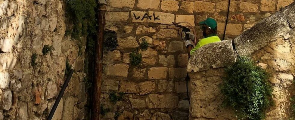 Ils attrapent un mineur en faisant un graffiti a Cuenca