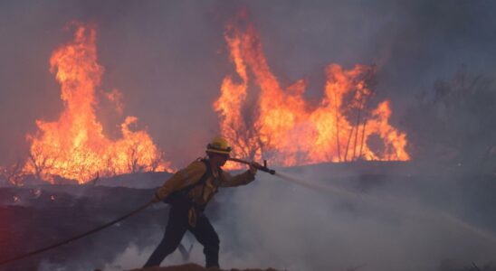 La maire de Los Angeles cesse le chef des pompiers