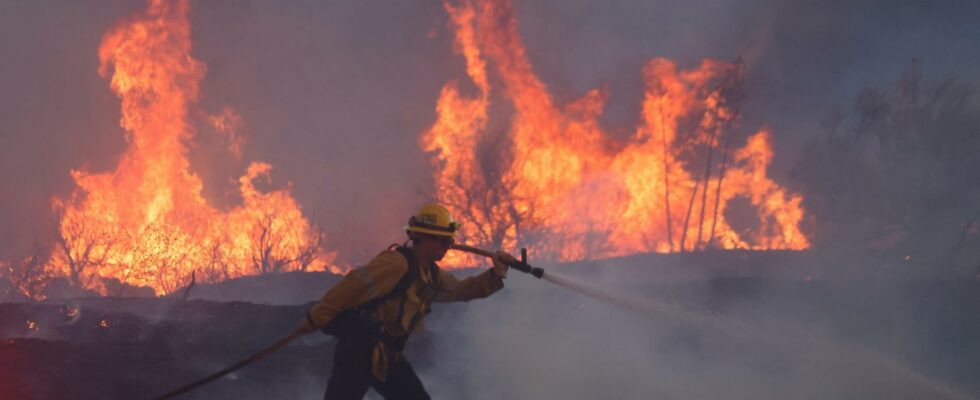 La maire de Los Angeles cesse le chef des pompiers