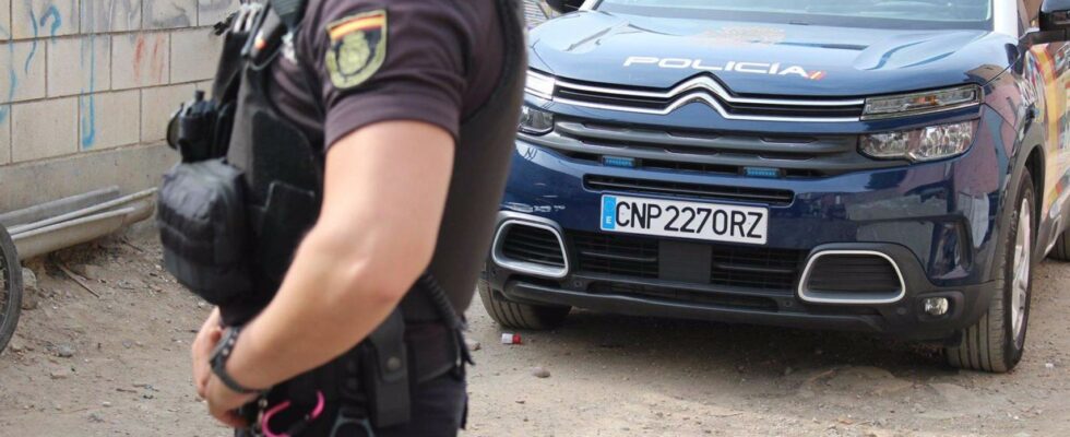 La police attrape un voleur a Seville parce quil a