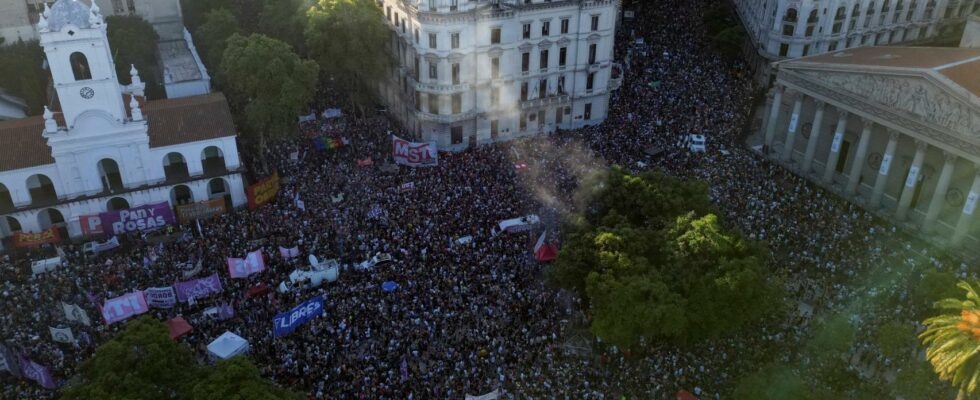 La rue ne se taise pas