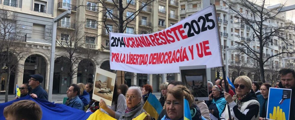 Les manifestants pleurent pour la fin de la guerre de