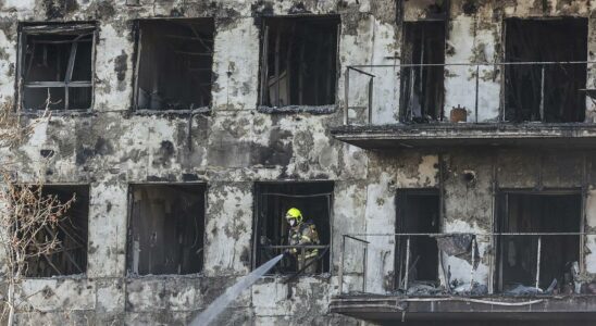 Les proches des victimes de lincendie de Campanar demandent a