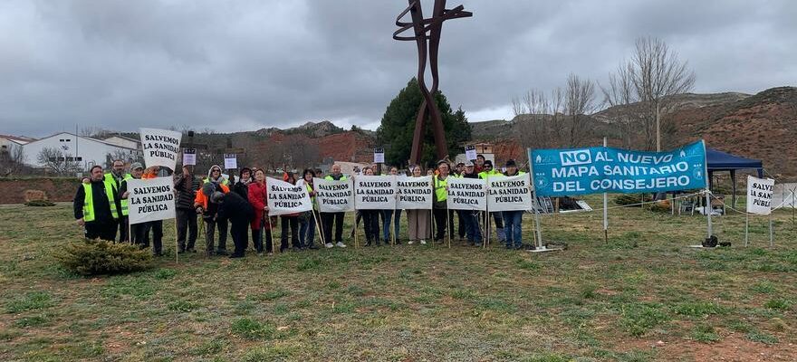 Les voisins des bassins minieres vont dans la rue pour