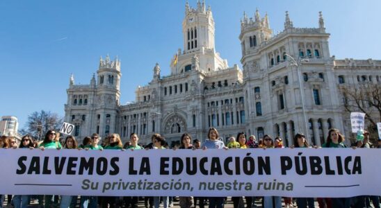 Madrid est teint en vert pour defendre leducation publique et