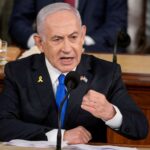 Netanyahu soutient lidee de Trump et menace de reprendre la