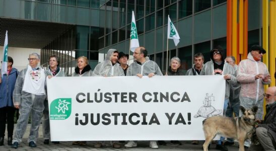 Protestation pour les irregularites du parc eolien dans lenvironnement de