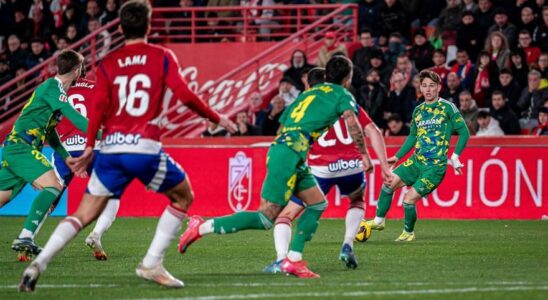 Real Zaragoza Pau Sans le meilleur du tirage angoissant