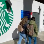 Starbucks distribuera 1 100 employes le plus grand licenciement de