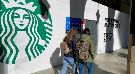 Starbucks distribuera 1 100 employes le plus grand licenciement de