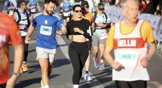 Surpris Murcian Streamer en competition au marathon de Murcia