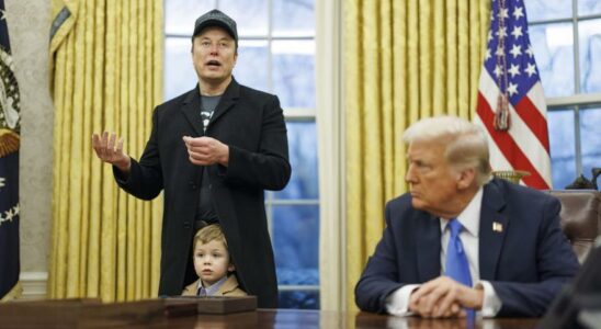 Trump signe un decret avec Elon Musk pour reduire la